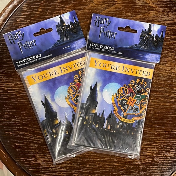 New Harry Potter Hogwarts Crest party invitations 2 packs - Picture 1 of 2